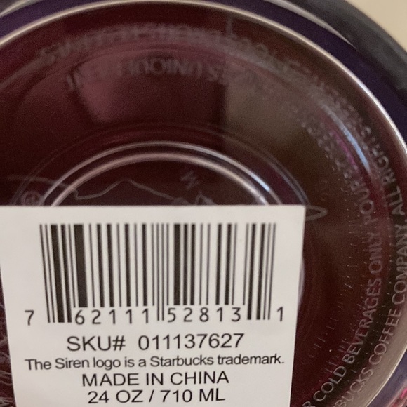 Starbucks 2022 Holiday Sangria Berry Corsage Venti Tumbler - Picture 4 of 7